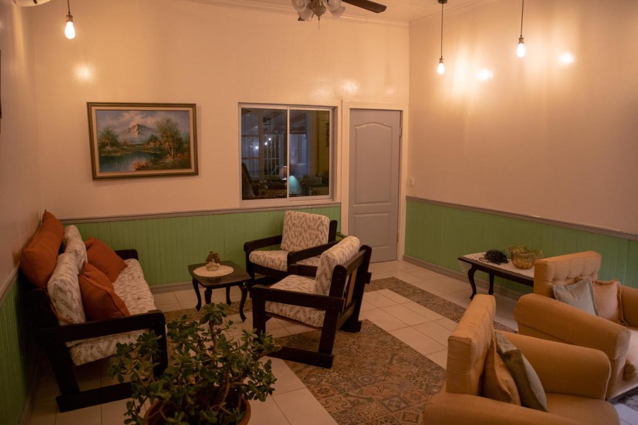 Alice Y Juancito Boutique Hotel Alajuela Luaran gambar
